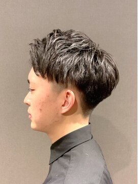 ビーダンディー(Bee dandy) ビジネスツーブロックショート ナチュラルパーマ アップバング