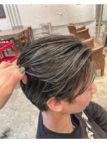 ノラギンザユー(NORA GINZA/U)&nbsp;メンズハイライトセンターパート毛流れツーブロックハイライト