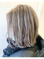 トレパルッキエーレ(tre parrucchiere)&nbsp;［-tre-］ダブルカラー×ベージュ