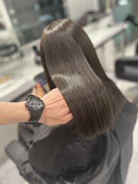 シー 池袋(SHE) オリーブグレージュ