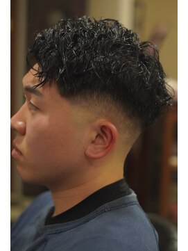 グランクラブ(GRANCLUB) カット　パーマ　フェード　シェービング　ヘッドスパ