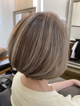 シィータ(THETA)の写真/北摂・豊中箕面エリアに大人女性大人気のプライベートサロン！白髪を活かしたカラーがおすすめ♪