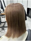 ハイライトカラーミルクティーベージュレイヤーカット