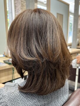 ビースリー ロア 横浜駅近＊上品ミディアムレイヤー×イルミナカラー
