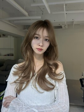 アマトウキョウスマートサロン(AMA TOKYO×Smart Salon) ヘーゼルベージュ ブリーチなし レイヤーカット 海外風