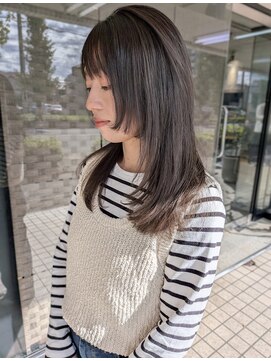 ローハ アゲオ(Lowha -ageo-) 顔周りで小顔見せ！抜け感たっぷりレイヤースタイル