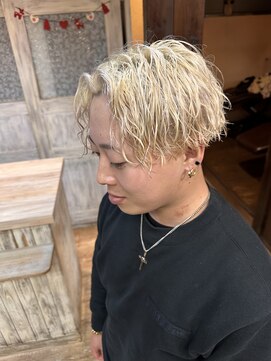 モアムー(Moremuu) 【長尾】ブリーチパーマ