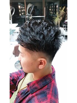 トモズヘアデザイン(Tomo's Hair Design) 【tomos】サイドバック　スキンシェード　担当naoya@