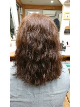 じぃば美容室 くせ毛フル活用♪ナチュラルカット