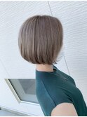 ショートボブ×グレージュカラー
