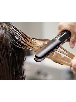 【髪質改善】話題の髪質改善トリートメント導入！くせ毛やうねりをケアし、芯から潤いたっぷりの艶髪に＊