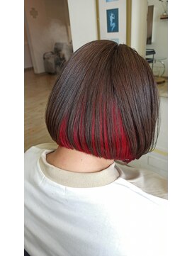 ヴァニラ(Vanilla) ボブ:インナーカラーレッド