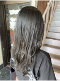 ブルーブラック×透明感
