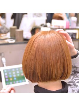 カミケン 方木田店(kamiken.) さら艶コーラル大人かわいいぱっつんボブ【カミケン方木田店】