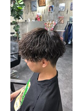 クロー(CROW) 波巻きパーマ