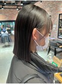 20代30代40代外ハネアッシュグレージュ肩ライン耳掛け