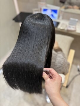 ジーナ 本八幡(Zina) 乾かすだけでまとまる美髪矯正　Zina 本八幡