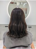 アッシュブラウンカラー 品のある大人カラー 波巻きヘア