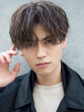 ナチュラル 渋谷(NATURAL) フェザーパーマ／スパイキーショート／［メンズ／渋谷］