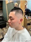 MEN’S HAIR/サーフカール/刈り上げセンターパート/<理容室>