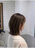 くびれヘア×ミルクブラウン・白髪ぼかしハイライト