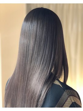 プールトワ(pour toi) ツヤ感★ナチュラルアッシュ