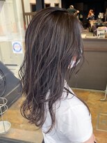 ノラ ウメダ(NORA UMEDA)&nbsp;【NORA UMEDA 高木】ダークグレージュ＆極細ホワイトハイライト