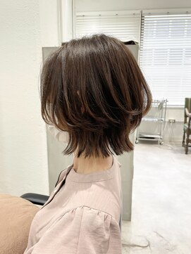 エマ(emma) ２０代３０代４０代５０代小顔ミディアム外ハネボブレイヤー