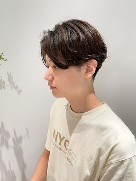 エデュコスゥリール(educo per sourile) センター分けマッシュメンズカット