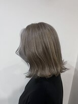 ドライブ(drive)&nbsp;フルブリーチ　グレージュ　ミルクティカラー　外はねボブ