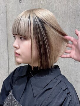 サンク 原宿 表参道(cinq) ハイトーンカラーブロンドカラーミルクティーベージュミニボブ