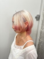 オーン 渋谷(OOn) ホワイトピンクグラデーション