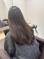 カミエ(kamie)&nbsp;グレージュロングで作る大人っぽい上質感