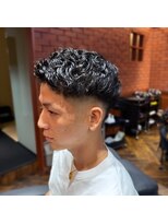 ハナテンベース(HANATEN BASE) スパイラルパーマ×フェード メンズパーマ_メンズカット
