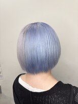 アン(Hair make un)&nbsp;ペールブルー/ホワイトシルバー/ツートンカラー/デザインカラー