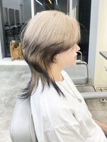 ダブルトーキョー シブヤ(W-TOKYO SHIBUYA)&nbsp;ウルフカットハイトーンエンドカラーブリーチホワイトカラー