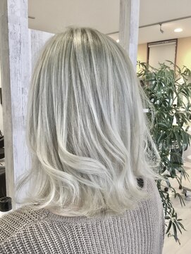 クリーム(CREAM) プラチナホワイト