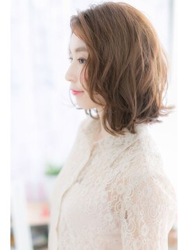 ヘアアンドビューティー ミック(Hair & Beauty miq) ラフウェーブで…フェミニンミディb