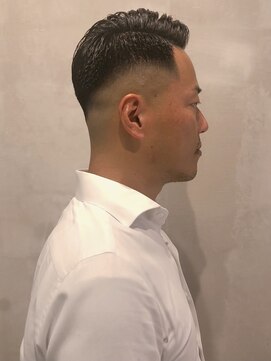 フランクスバーバーリザーブ 人形町店(FRANK’S BARBER RESERVE) ７：３パートフェードスタイル　ｙ