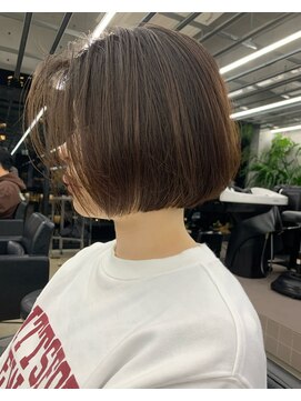 キャスト(cast) 【cast】ミニボブ/ワンレングス/四ツ橋/心斎橋/堀江