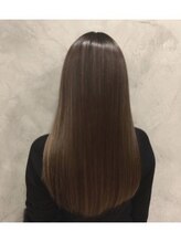 【縮毛矯正・ストレート】　上品で自然なずっと願うストレートヘア