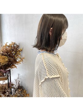 ミント(mint) 切りっぱなしボブ/外ハネボブ/オリーブグレージュ/オリーブ