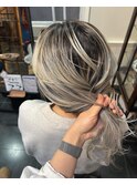 コントラスト ホワイトシルバー