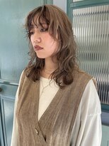 リタ(Lita.)&nbsp;ミディアムウルフ×セミハードパーマ☆デザインカラー　個性派