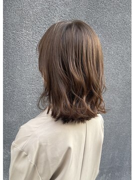 マノハル(MANOHARU) オリーブカーキベージュ　お手入れ簡単ミディアム