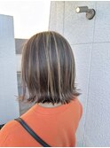 切りっぱなしボブ+ハイライト