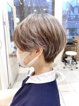 アッシュ 大泉学園店(Ash) ミルクティーベージュ×くびれショート【Ash大泉学園　横山】