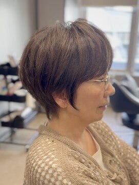 ハルキ ミナト ジャパン オオサカ(HARUKI MINATO japan OSAKA) 大人ショート 40代50代60代ヘア 白髪 大阪ショート 梅田