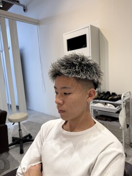 ルーストデラックス 京都河原町三条(ROOST dx) カットツイストハイライト