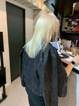 ペレ 原宿(PELE) ダブルカラー/ケアブリーチ/羽エクステ/原宿